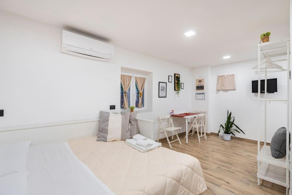 Touch&Go - Stanza Privata Con Servizi Ciampino Luaran gambar